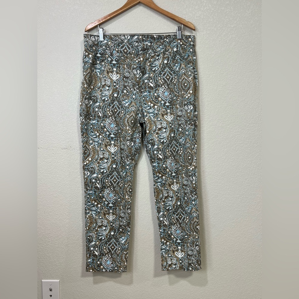 Chico’s girlfriend slim leg Dotty Damask Girlfriend Ankle Jeans